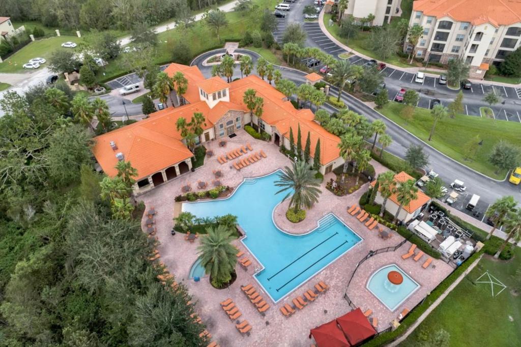 3 Bedroom In Tuscana , 15