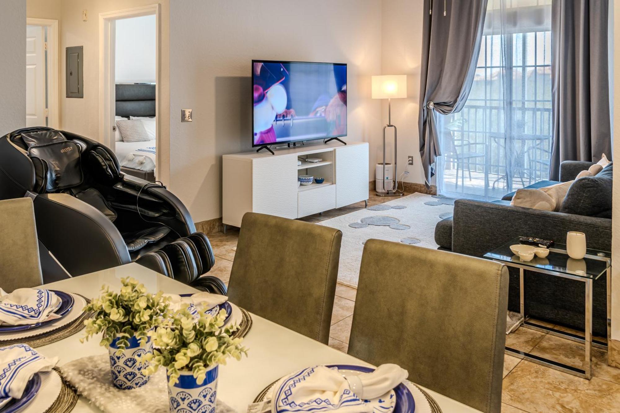 3 Bedroom In Tuscana , 15